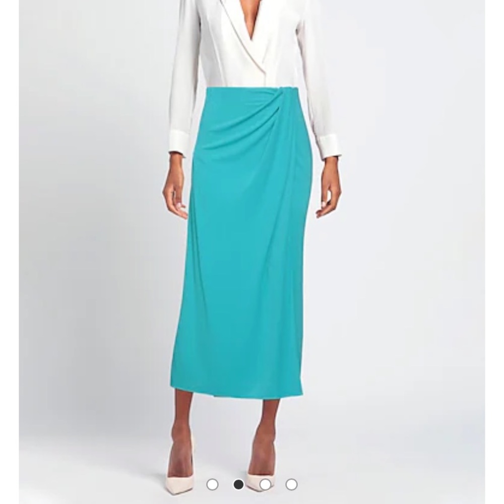 The Andamane Kelly Green Elegant Ruched Green Stretch Maxi Skirt